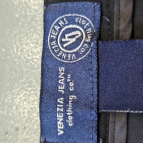 Venezia‎ jeans stretch black skirt. Size 22. Full-length exposed zipper. Fun.. - Picture 3 of 9